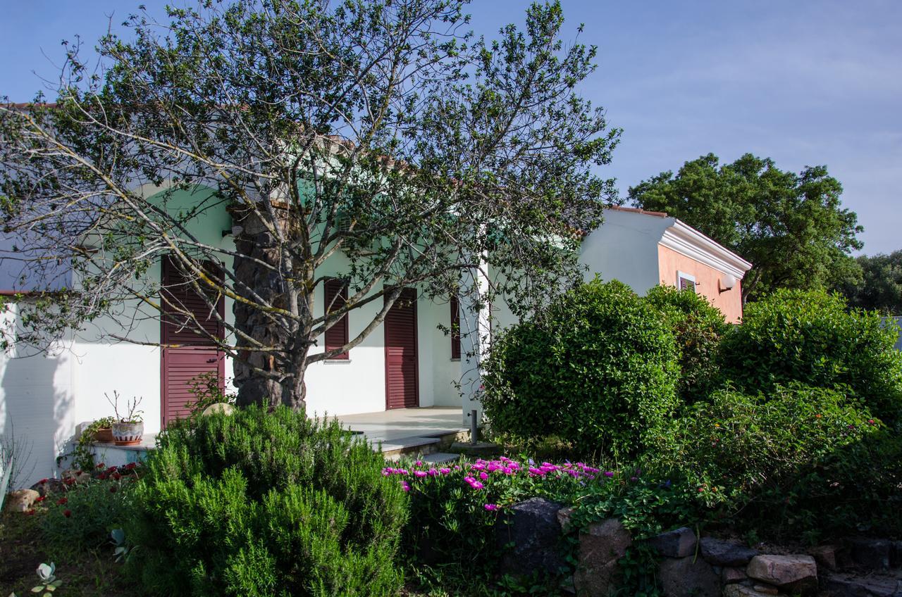 Residence Cort'E Accas Bari Sardo Exterior foto